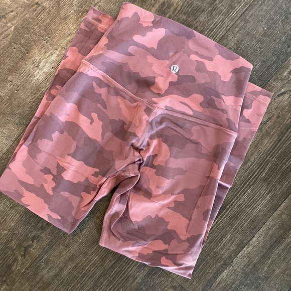 Lululemon high rise 23” Align pant - Picture 2 of 4